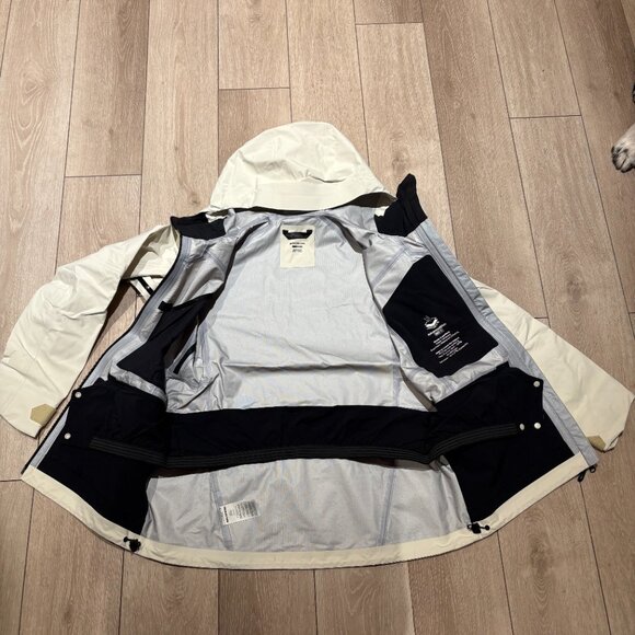 Salomon Absolute 3L Women’s Shell Jacket - White, Size L - Picture 3 of 4